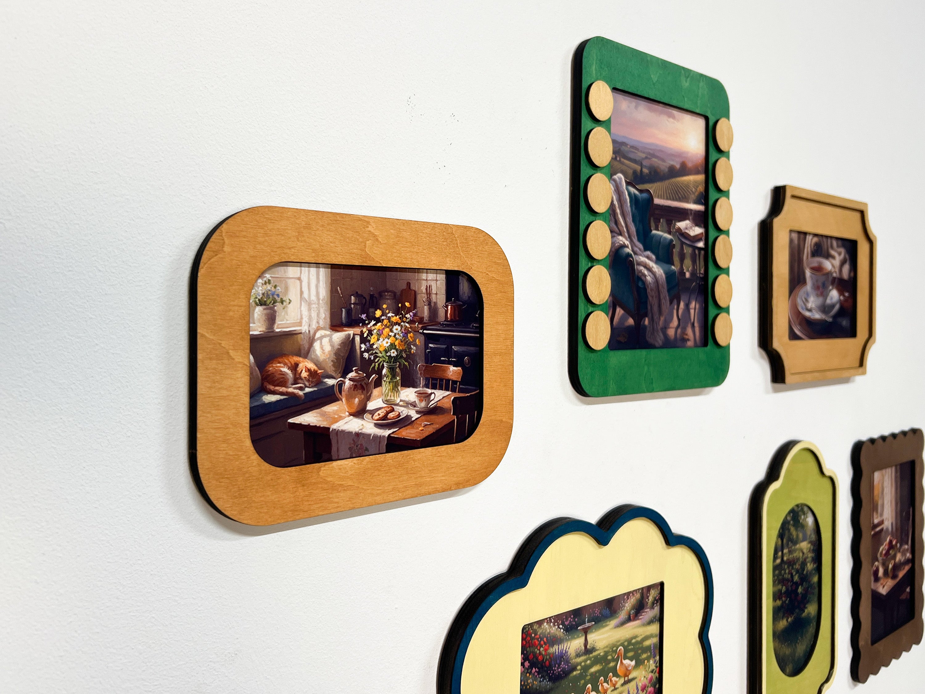 Scalloped Wooden Gallery Frame Set – Vintage Inspired Multi Size Picture Decor