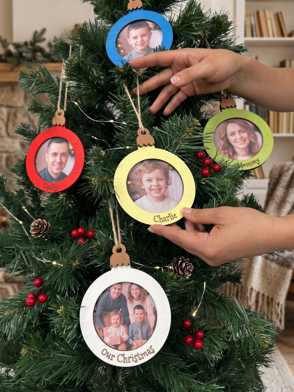 Décoration d'arbre de Noël personnalisée | Ornements de cadre photo circulaire en bois