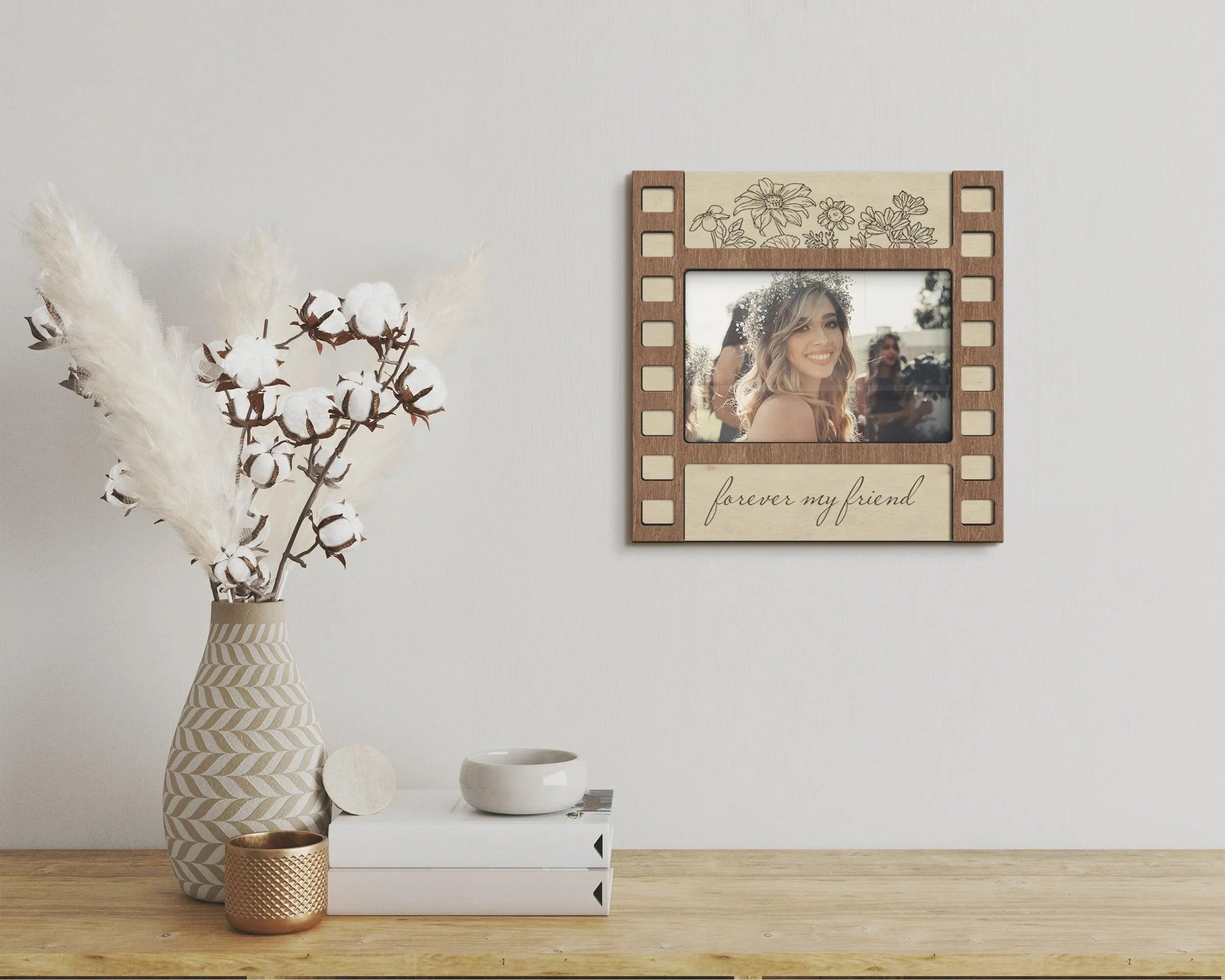 Floral Wooden Photo Frame | Engraved Forever My Friend Sign - The Frame Depot