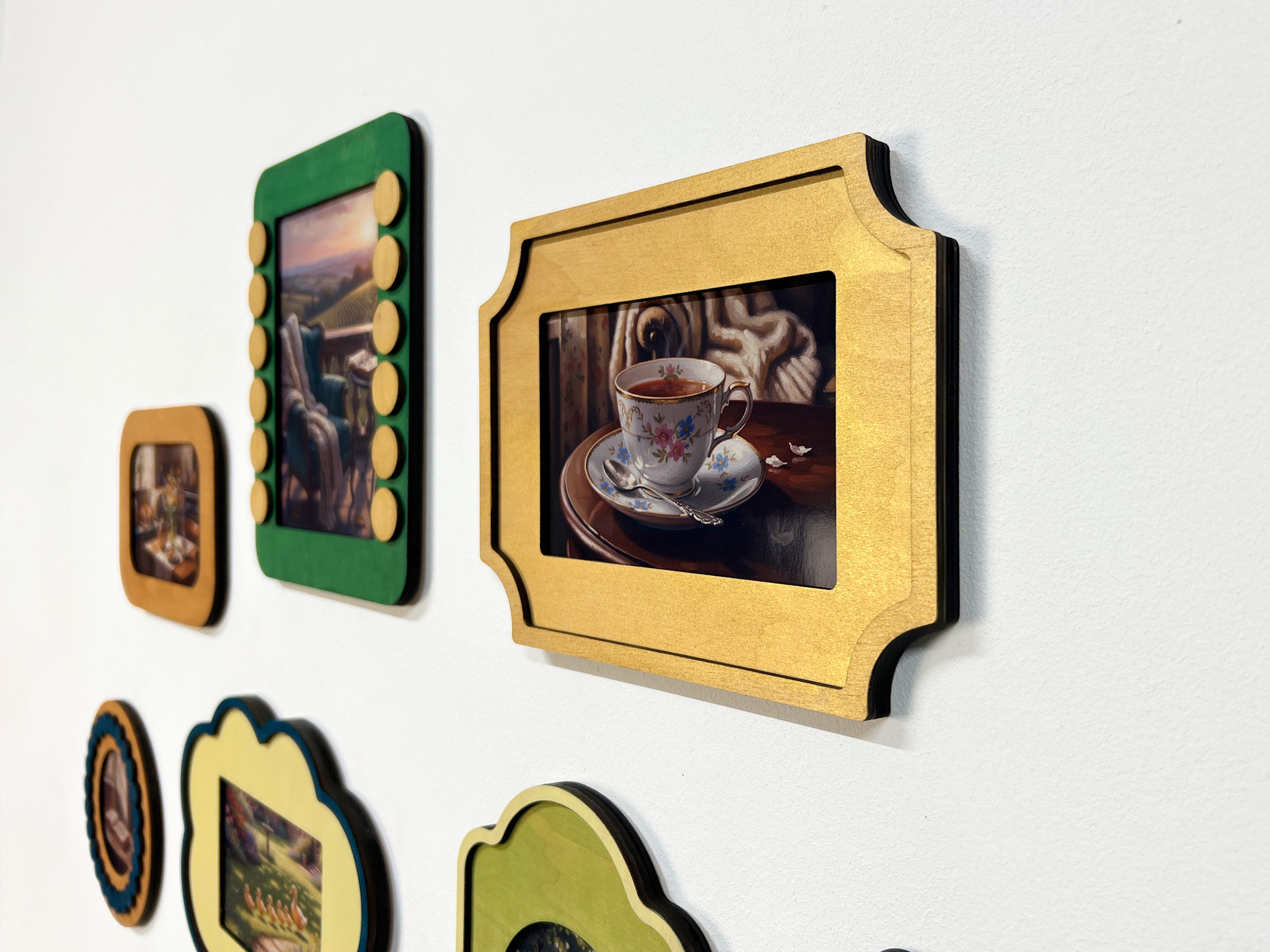 Scalloped Wooden Gallery Frame Set – Vintage Inspired Multi Size Picture Decor