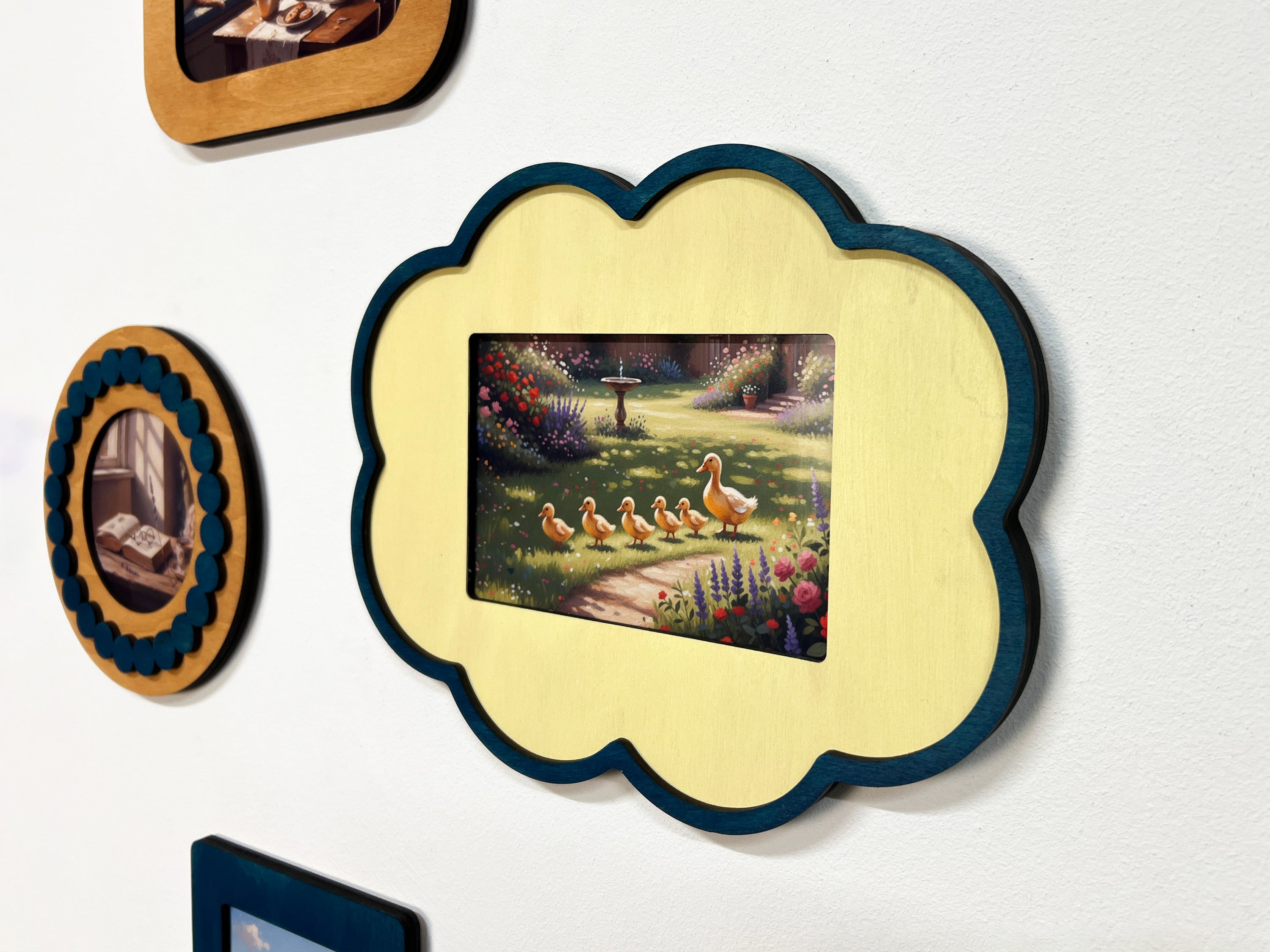 Scalloped Wooden Gallery Frame Set – Vintage Inspired Multi Size Picture Decor