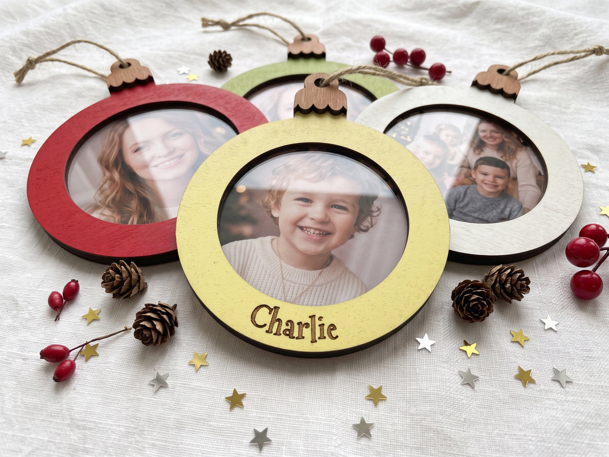 Décoration d'arbre de Noël personnalisée | Ornements de cadre photo circulaire en bois