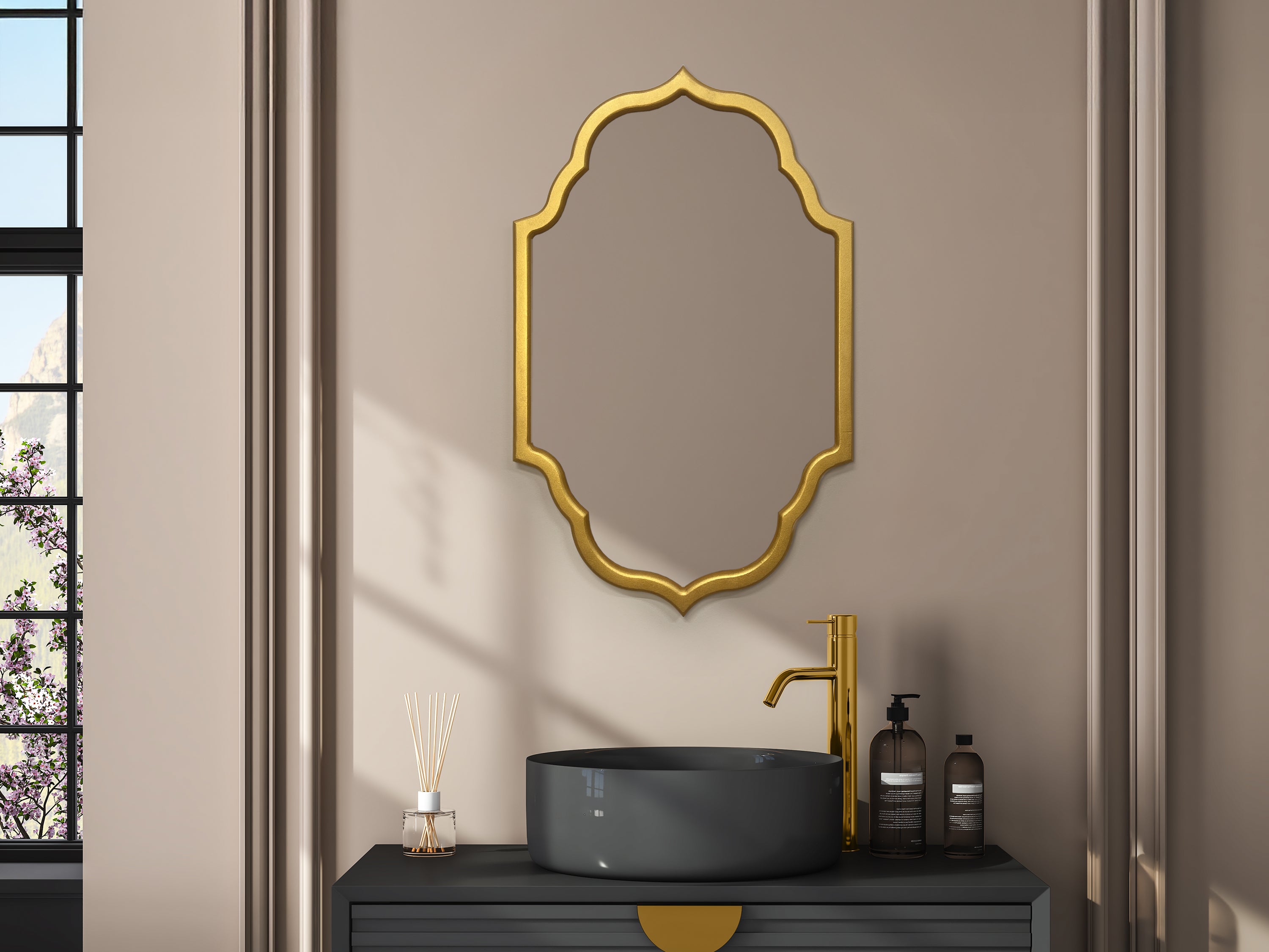 Gewölbter marokkanischer Wandspiegel 