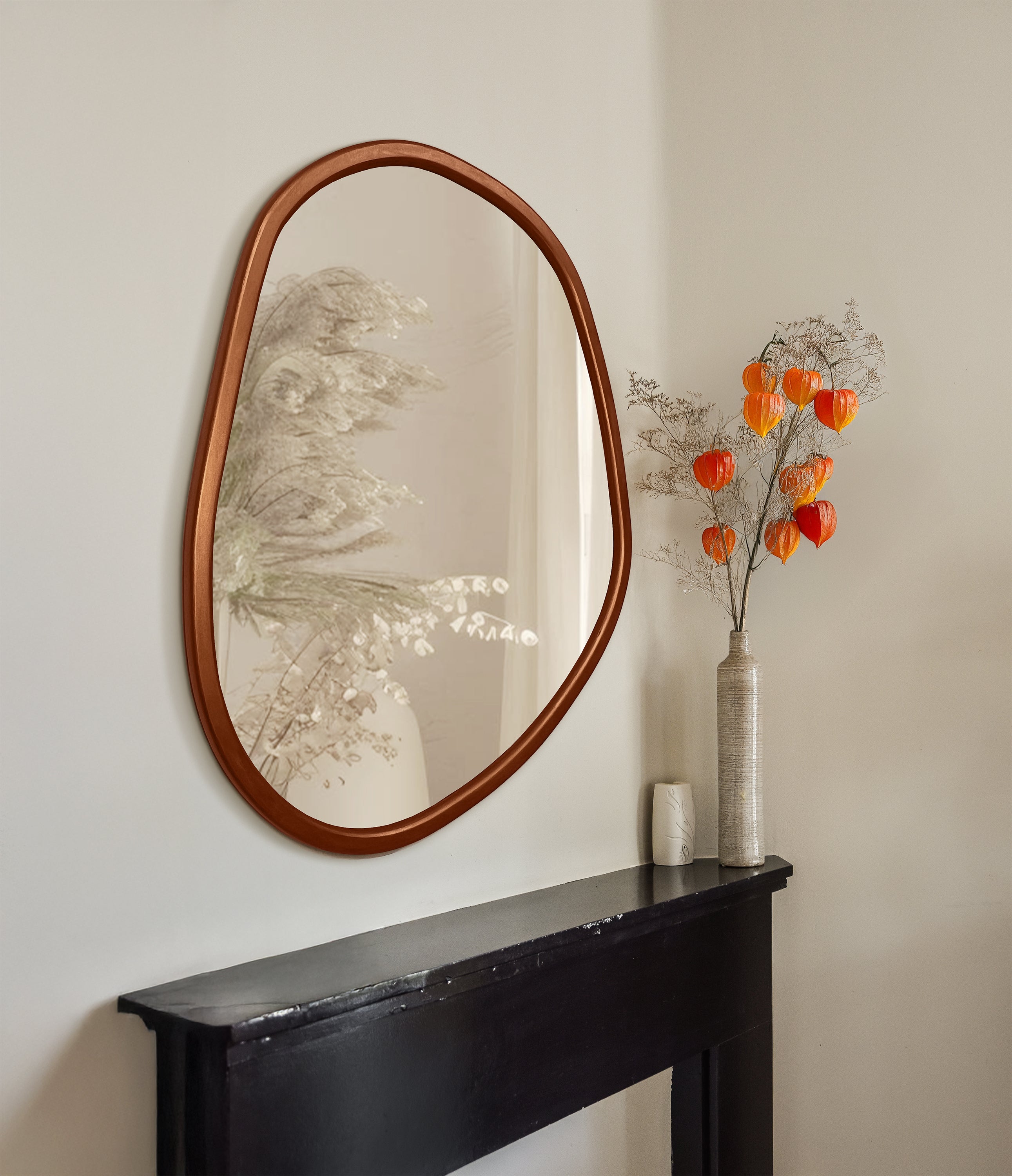 Miroir à cadre en bois de forme organique 