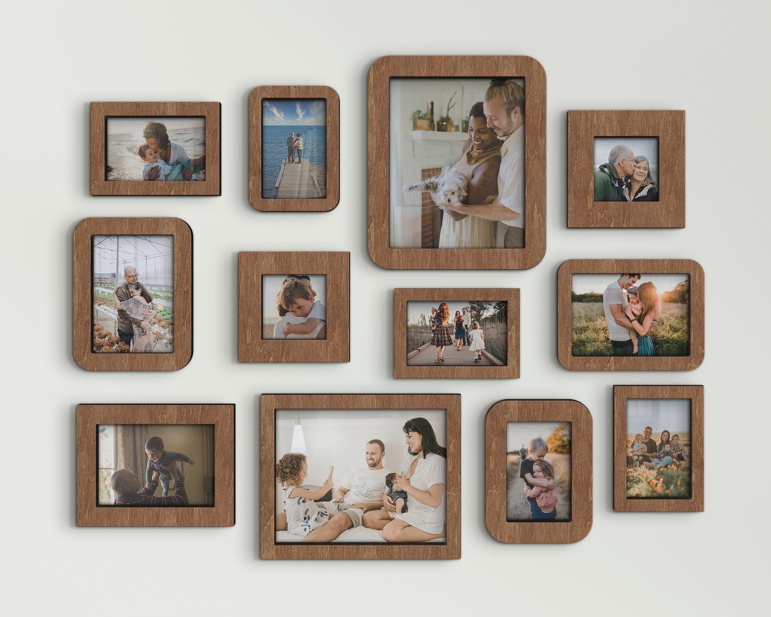 12-piece wall-mounted picture frame set. This collage measures 28 inches in width and 35,5 inches in length and has 12 frames 4 by 6 4 by 4 5 by 7 8 by 10 inches. Frames can be painted in different colors.